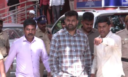 ಮಾಜಿ ಸಂಸದನಿಗಿಲ್ಲ ಬೆಳಗಾವಿ ಪ್ರವೇಶ ; ಪ್ರಜ್ವಲ್ ರೇವಣ್ಣ ಸ್ಥಳಾಂತರಕ್ಕೆ ತಡೆ