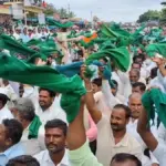 ಸರ್ಕಾರದ ವಿರುದ್ಧ ಸಿಡಿದೆದ್ದ ಅನ್ನದಾತ ; ಹೆಚ್ಚಿದ ರೈತರ ಕಿಚ್ಚು – ರಸ್ತೆಗಳು ಬಂದ್